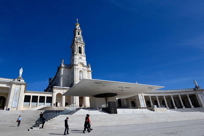 Fátima, Batalha, Nazaré and Óbidos Private Tour - Highlights of Fátima