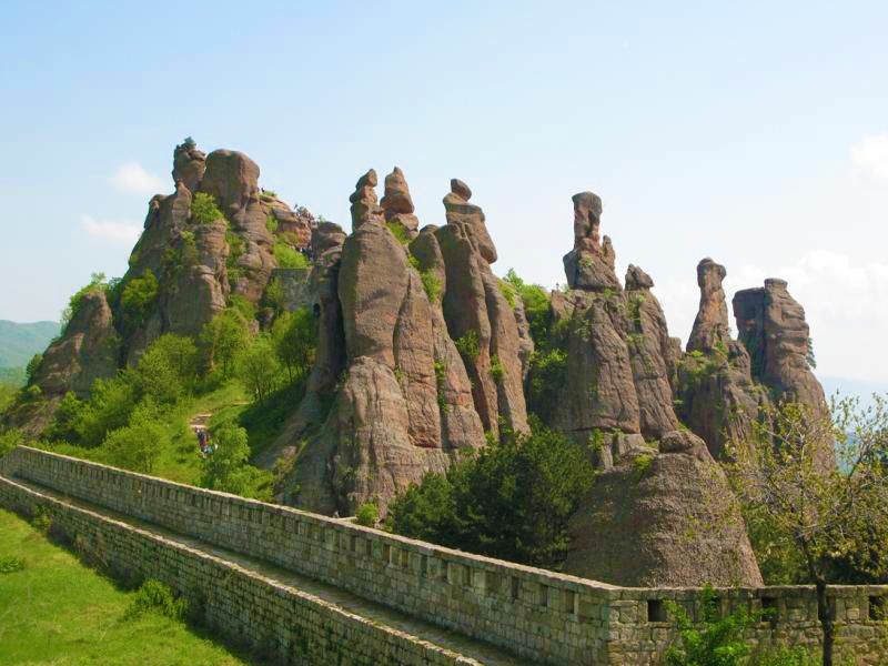 From Bucharest: Private Full-Day Veliko Tarnovo Trip - Discovering Arbanassi Village