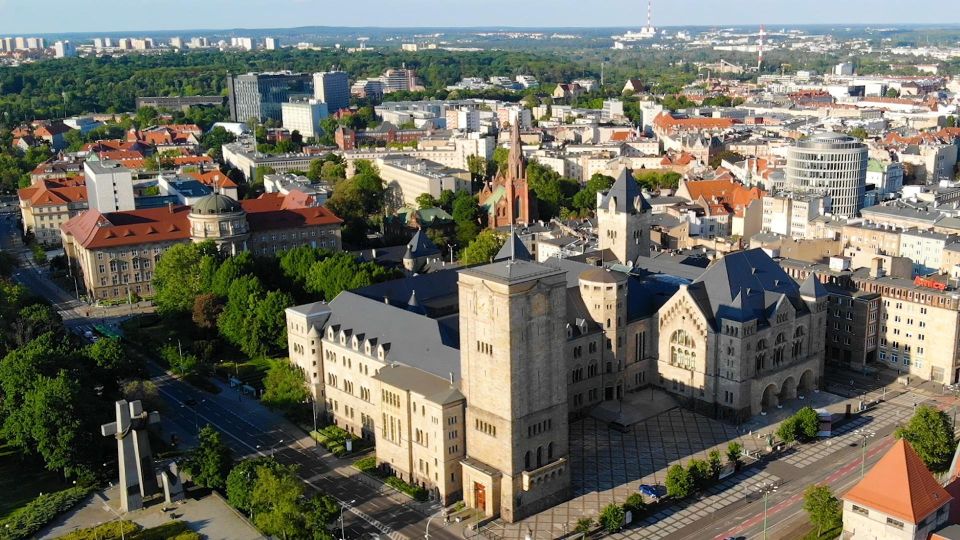 From Golden Age to Fall and Rebirth of Poland - Royal Castles Battles and Histories