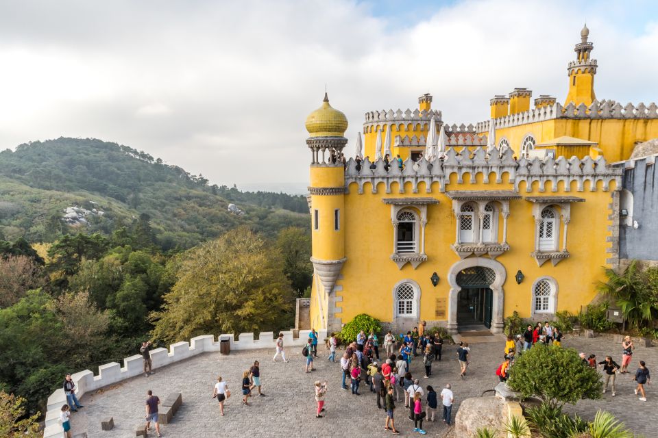 From Lisbon: Best of Sintra and Cascais Guided Day Tour - Guided Tour Through Sintra Hills