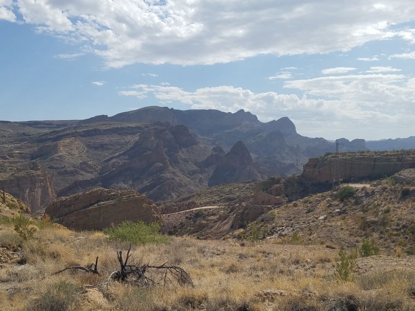 From Scottsdale/Phoenix: Apache Trail Day Tour - Stunning Scenery