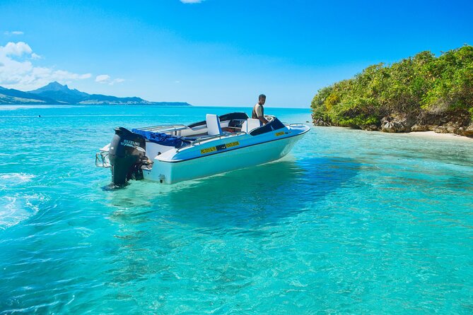 Full Day Tour 5 Island to Ile Aux Cerfs Incl. Lunch and Transfer - Lunch and Dining