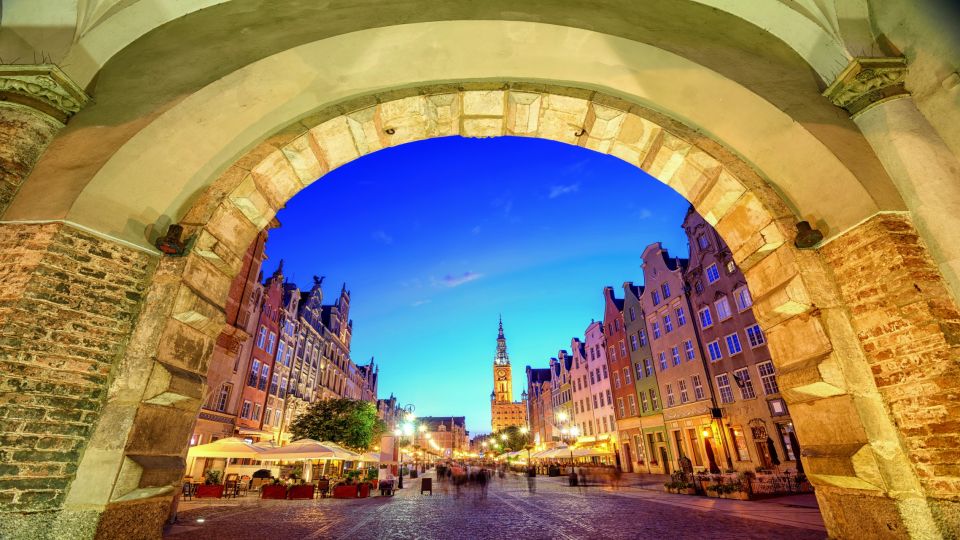 Gdansk Jewish History Tour With Synagogue and Cemetery - Cultural Center in Wrzeszcz