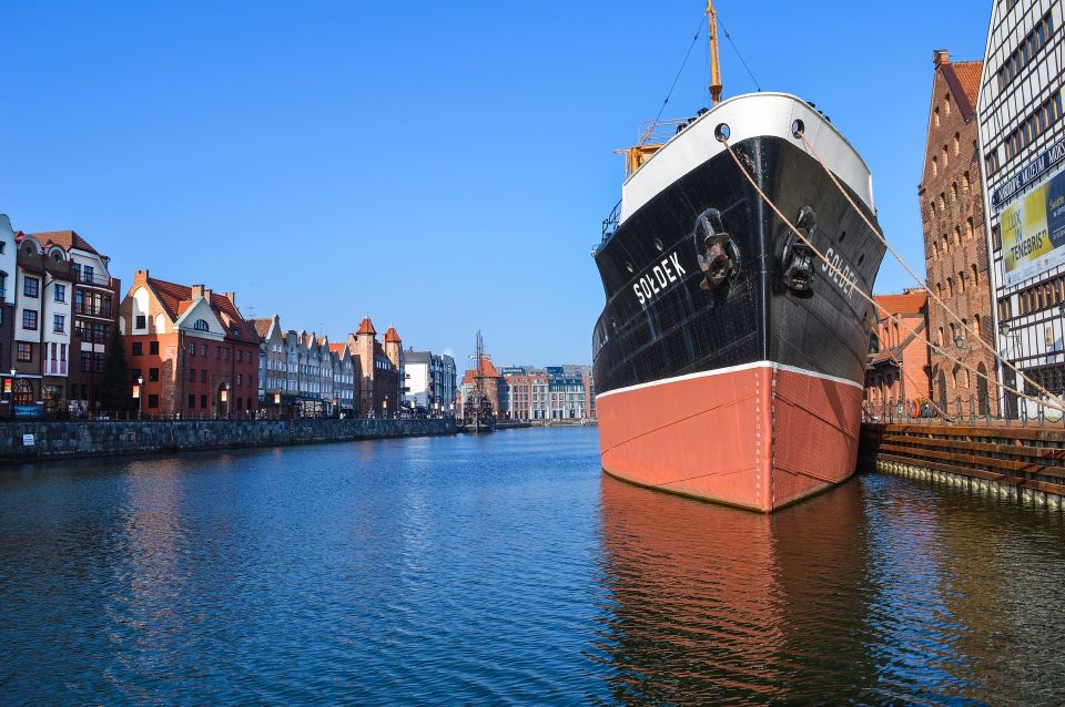 Gdańsk: Old Town Private Walking Tour With Legends and Facts - Explore Gdańsks Old Town