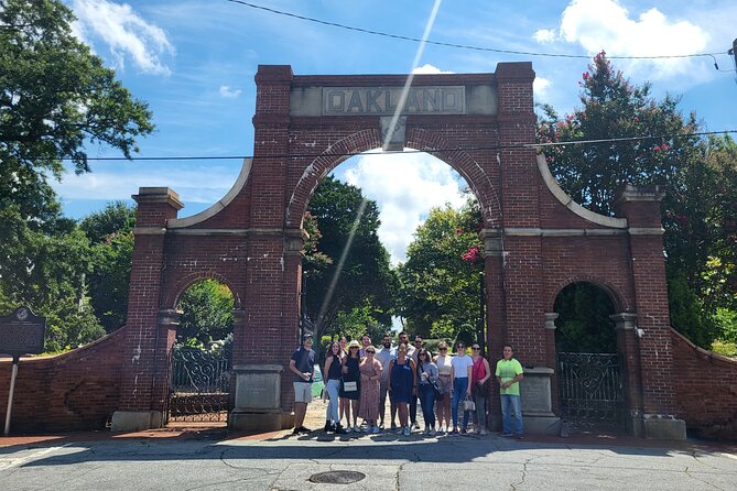 Grant Park Food and Cemetery Tour - Neighborhood Exploration