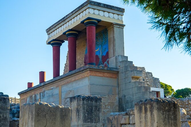 Guided Tour to Knossos Palace & Heraklion - Discovering Knossos Palace