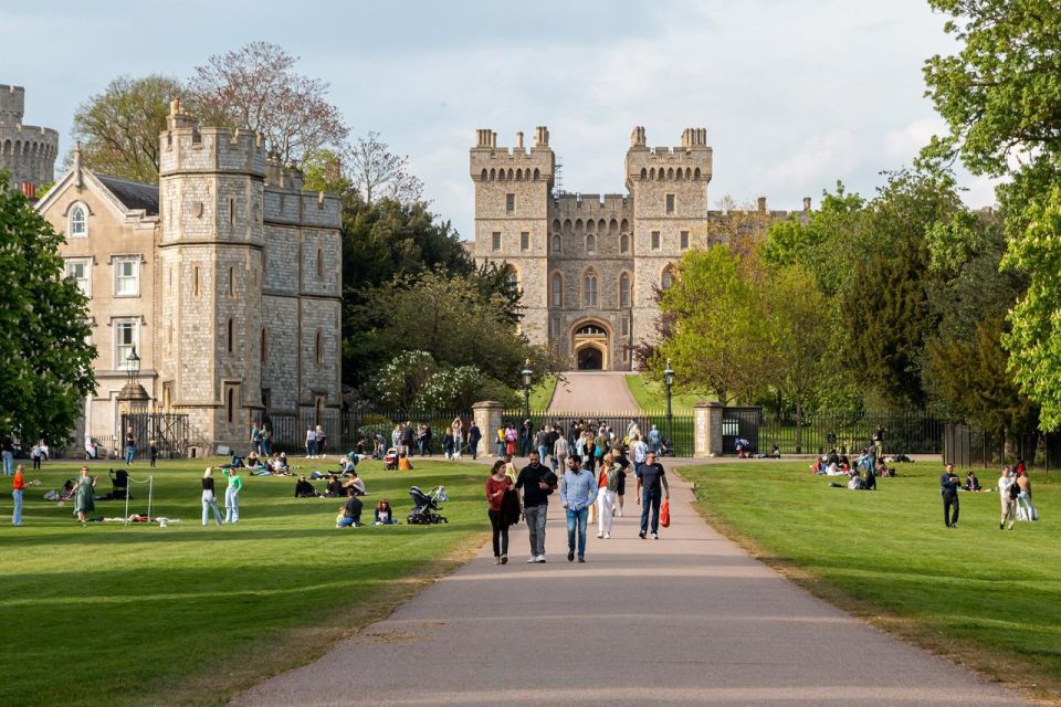 Heritage and Majesty: Private Full-Day Tour From Southampton - Professional Local Tour Guide