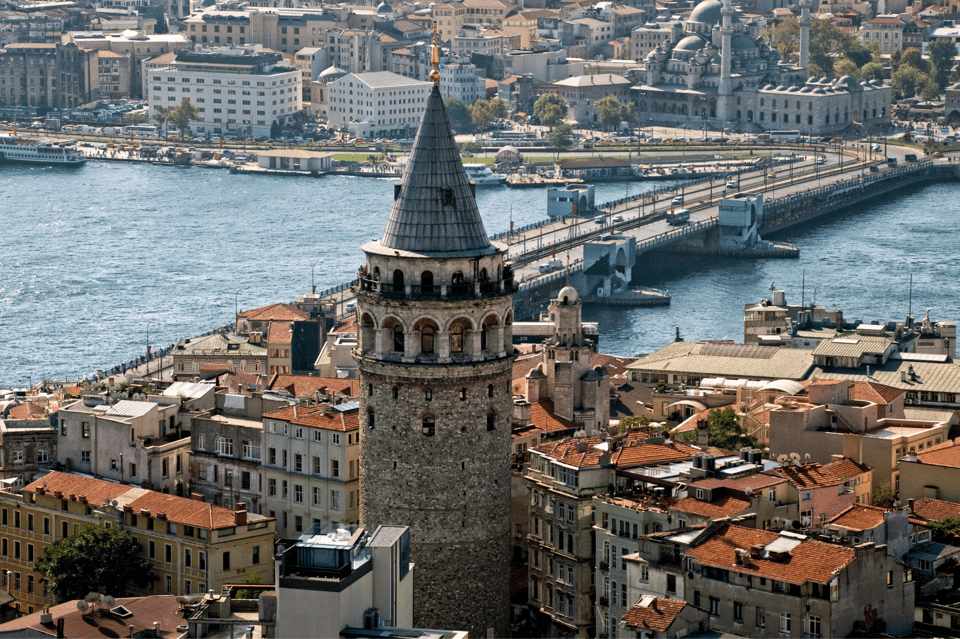 Istanbul: First Discovery Walk and Reading Walking Tour - App and Instructions