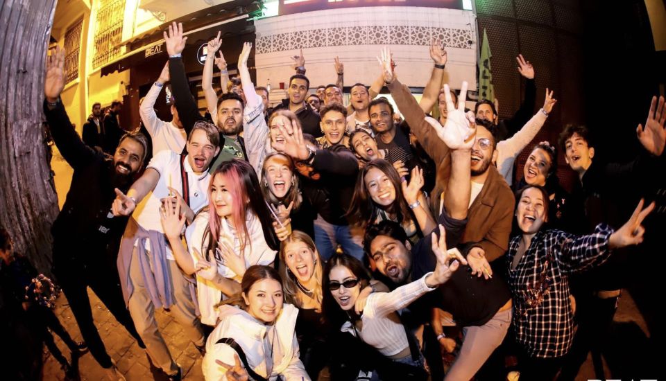 Istanbul: Party Pub Crawl With Party Bus - Professional Party Photos