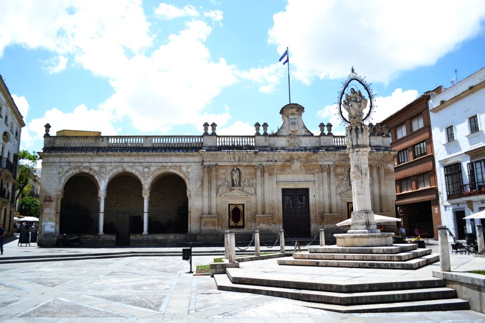 Jerez De La Frontera: 1.5-Hour Walking Tour With a Guide - Exploring the Alcázar