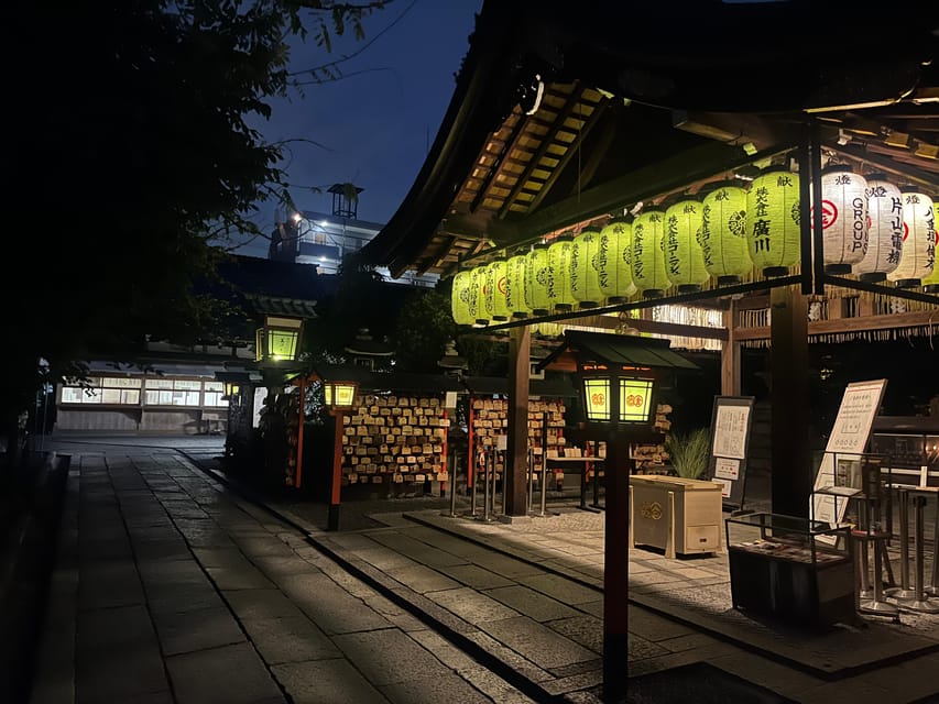 Kyoto: Gion District at Night Guided Group Walking Tour - Scenic Views and Architecture