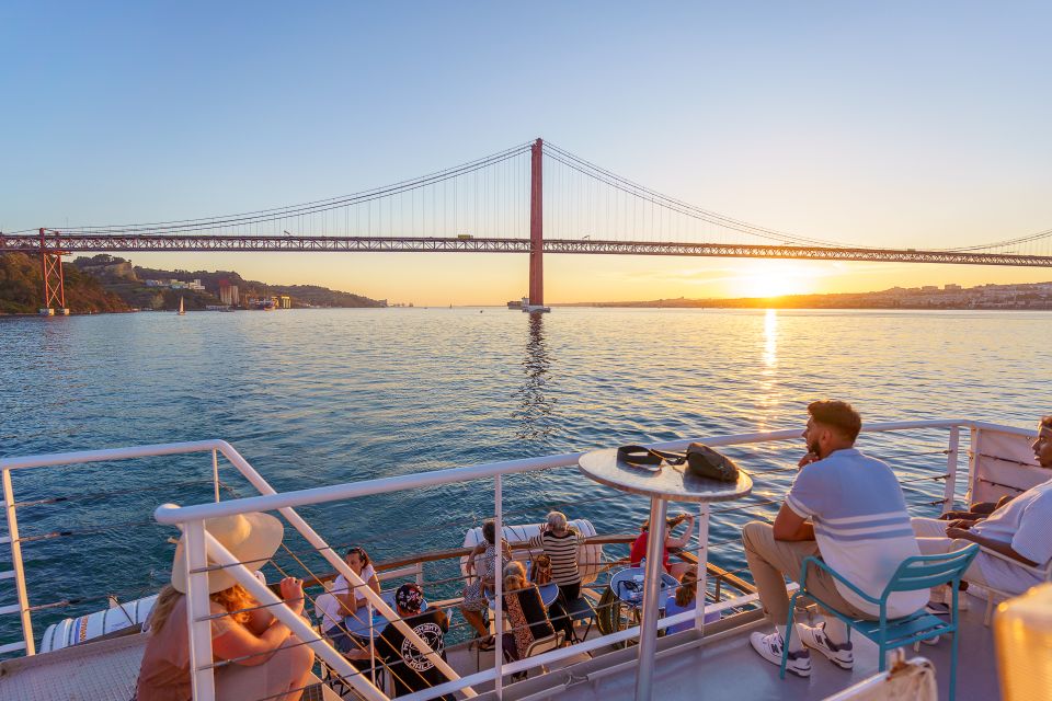 Lisbon: Tagus River Sunset Tour With Snacks and Drink - Customer Reviews