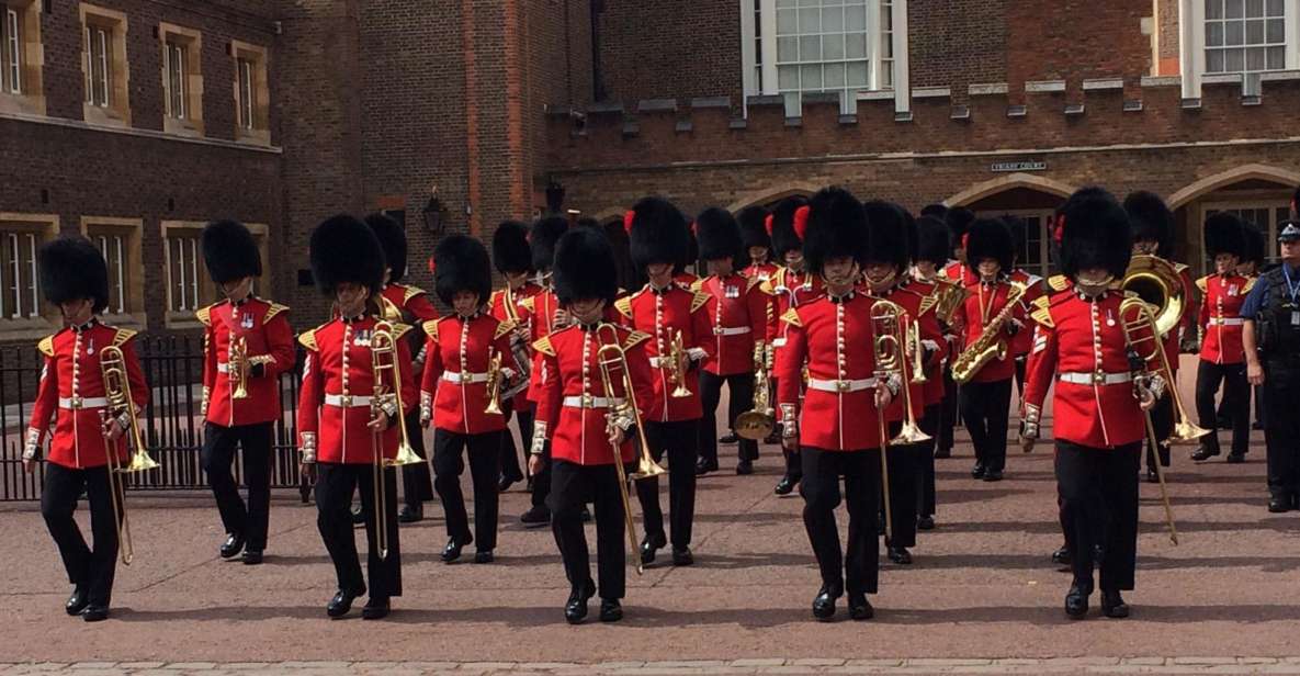 London: British Royalty Walking Tour - Group Size