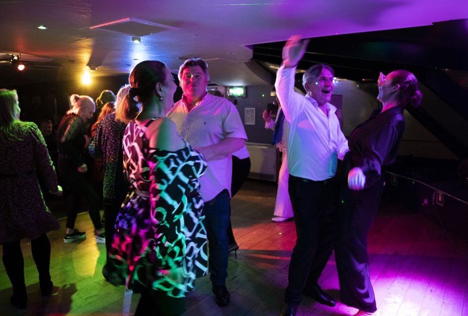 London: Dinner Cruise With Elvis Tribute on the Thames River - Two Sets of Elvis Performances