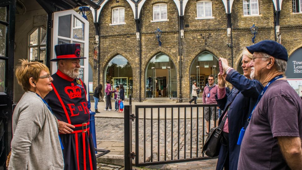 London: Tower of London & Changing of the Guard Experience - Highlights of the Tour