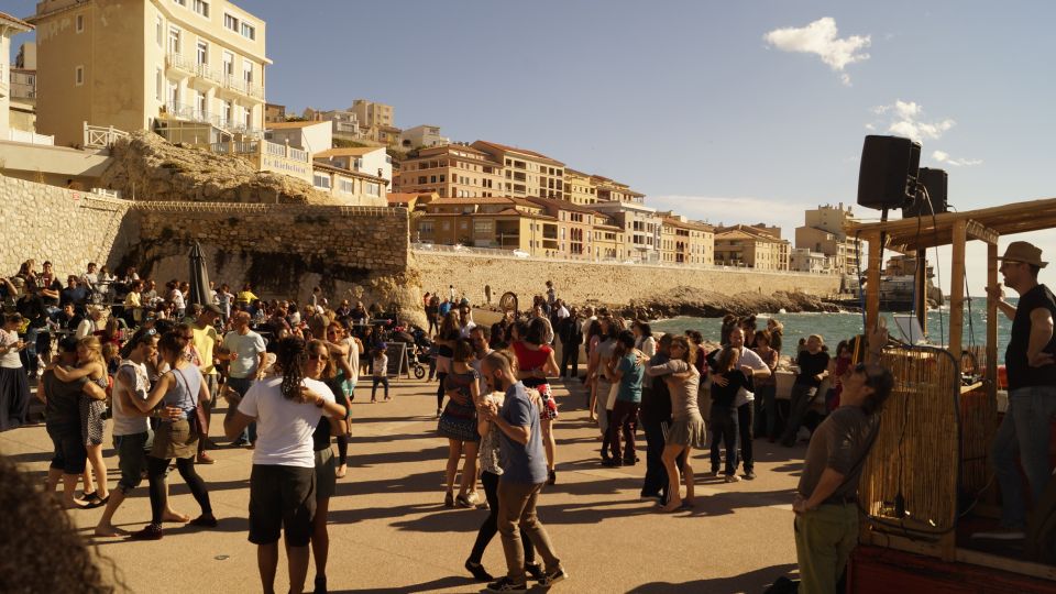 Marseille: Bookbinding Experience in the Old Port - Artistic Space and Cultural Community