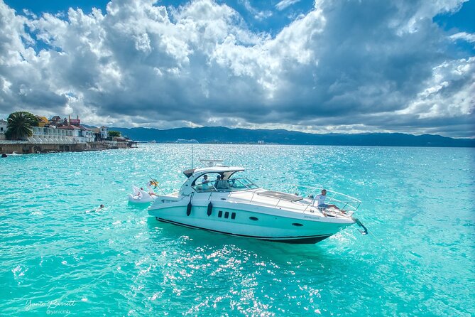 Montego Bay Private Yacht Tour With Open Bar and Lunch - Lunch at Montego Bay Hip Strip