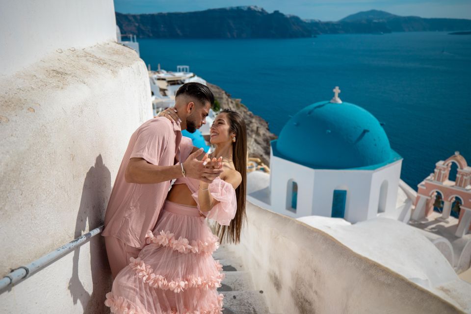 Oia: Couple Photoshoot With 50 Digital Edited Photos - Delivery and Gallery