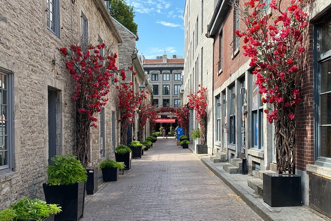 Old Montreal East to West - Walking Tour - Exploring Old Montreal