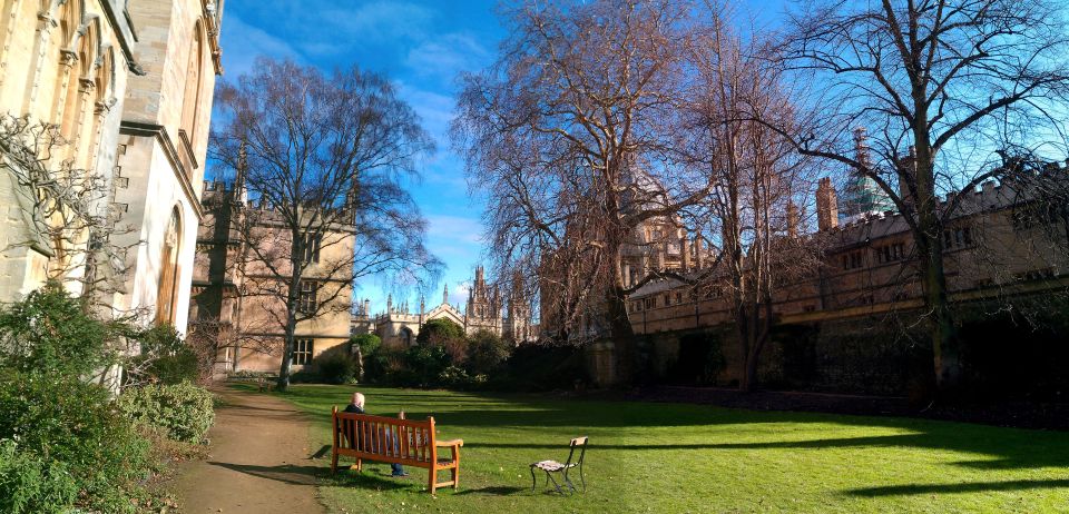 Oxford: University Tour for Prospective Students - Meeting Point