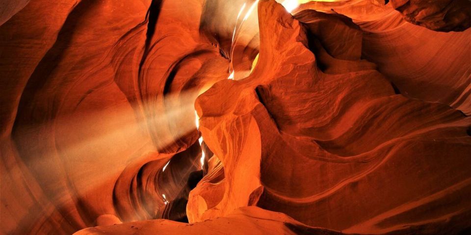 Page: Upper Antelope Canyon Walking Tour With Local Guide - Meeting Point and Additional Details