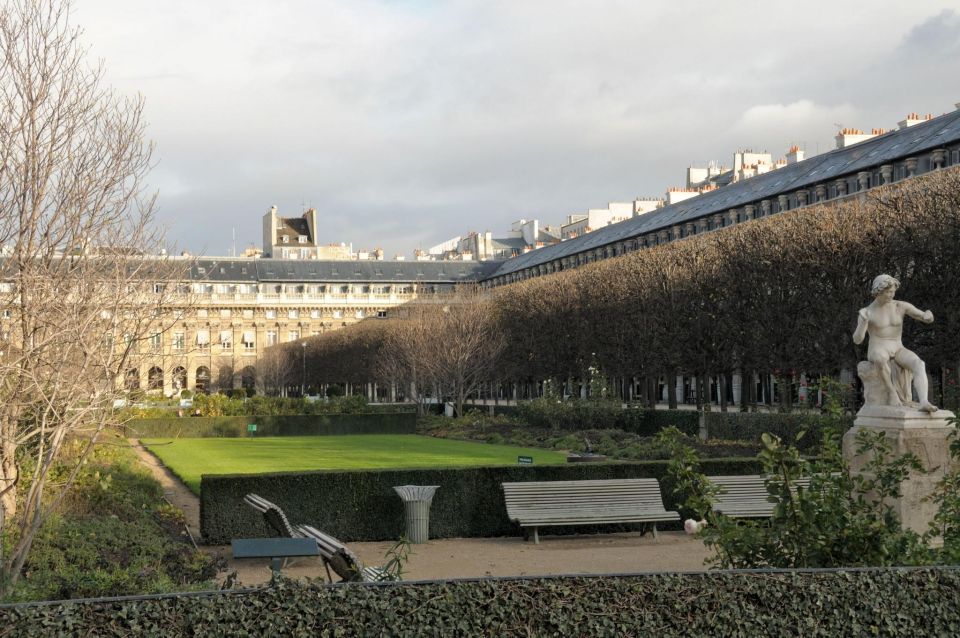 Paris - Private Walking Food Tour Louvre District - Tuileries Garden Food Tasting