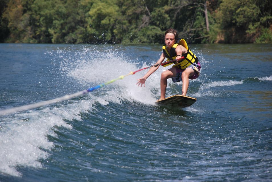 Pinhão: River Douro Speedboat Tour With Water Sports - Speedboat Features