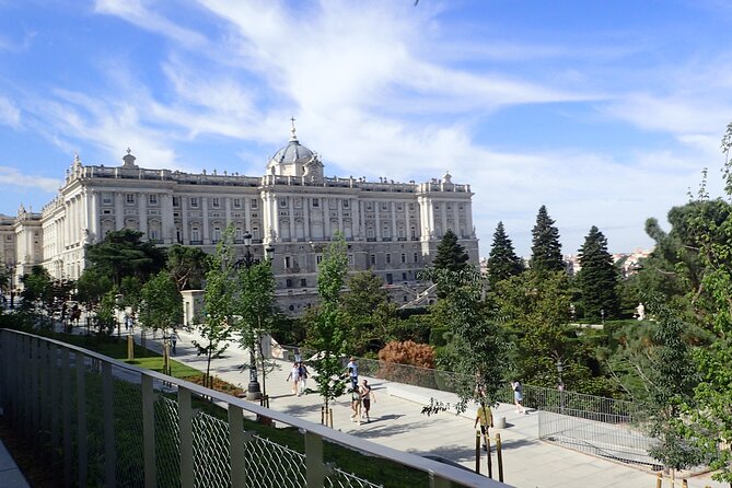 Private Madrid City Tour | Bike or E-Bike | Exclusive Guided Tour - Rental and Safety