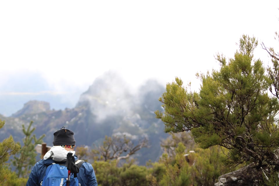 Private Sunrise Hike to Pico Ruivo With Hotel Pickup - Capturing Miradouro Du Guindaste