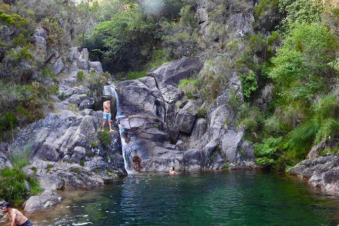 Private Tour of the Natural Waterfalls and Lagoons of Gerías - Tour Highlights and Activities