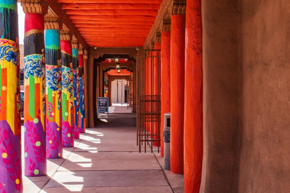 Santa Fe Family Treasures: A Historical Adventure - Iconic and Family-Friendly Locations