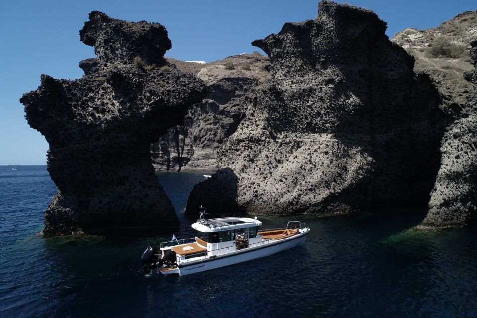 Santorini: Private Customizable Cruise With Meal & Drinks - Explore Santorinis Wonders