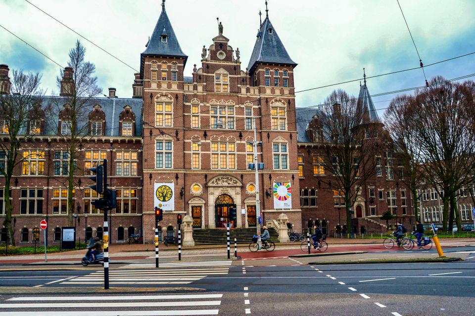 Secrets of Amsterdam East, Self-Guided Discovery Game - Playful Learning Experience