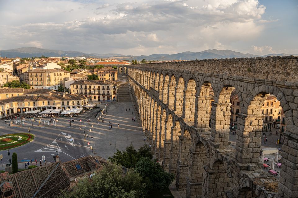 Segovia: Private City Walking Tour With Alcázar of Segovia - Iconic Sites and Landmarks