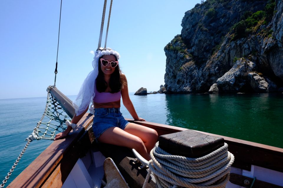 Sesimbra: Cliffs, Bays & Beaches Aboard a Traditional Boat - Enjoying the Boats Amenities