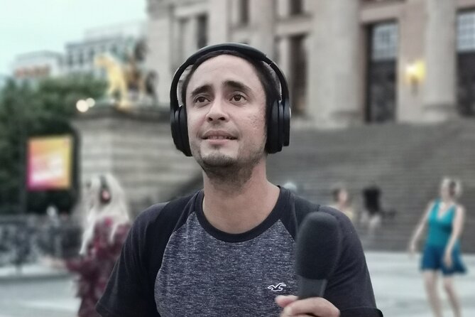 Silent Disco Through Downtown Berlin With Flash Mobs - Positive Reviews