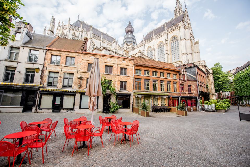 Surprise Tour of Antwerp Guided by a Local - Exclusive Anecdotes and Revelations