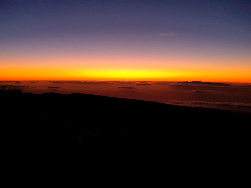 Tenerife: Teide Peak Hiking 3715m - Summit Exploration and Descent