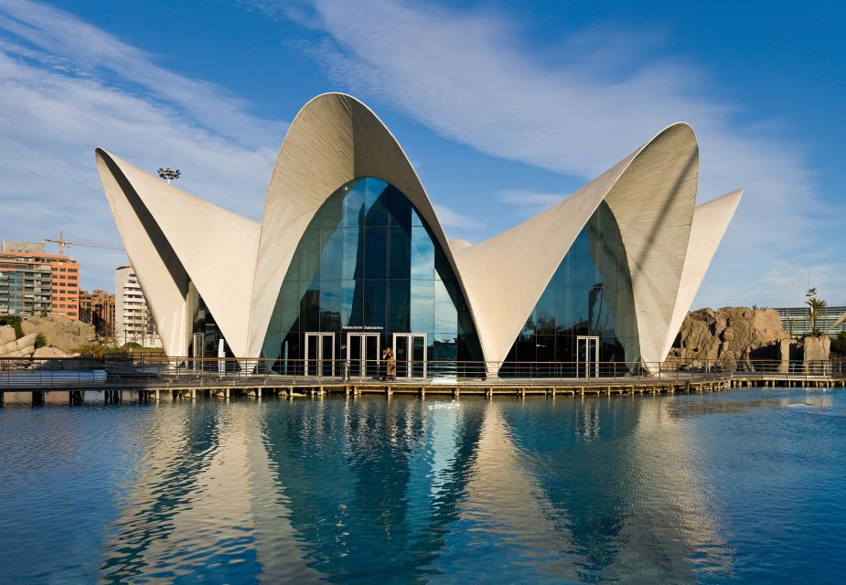 Valencia: Guided City Walking Tour With Tapas Tastings - Valencian Tapas Tastings