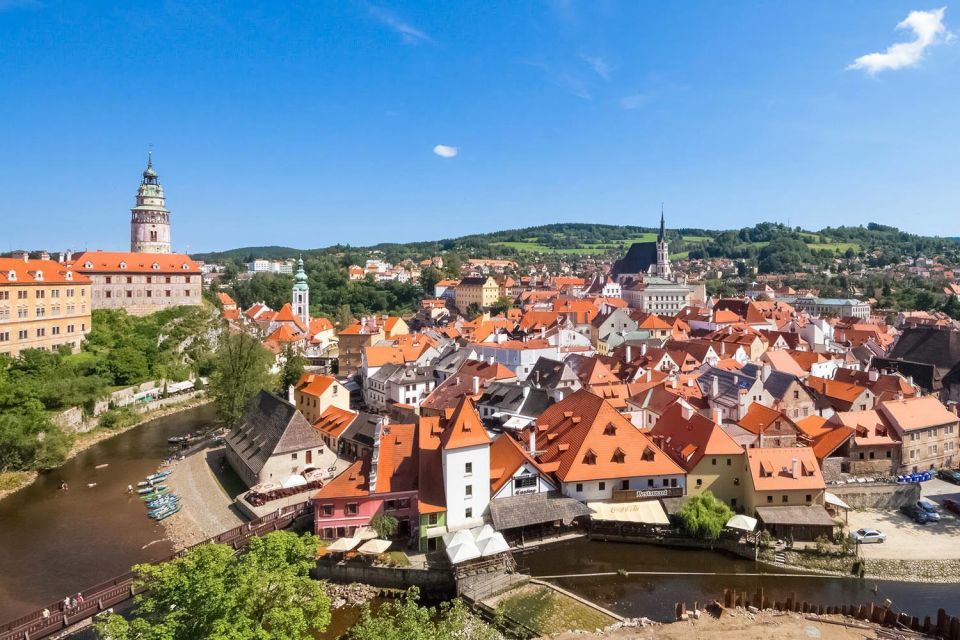 Vienna: Private One-Way Transfer to Cesky Krumlov - Bottled Water Provided