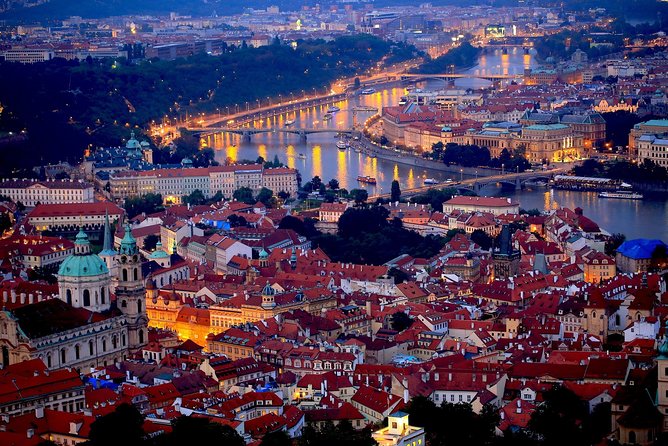 Vienna to Prague - Private Transfer With 2 Hours of Sightseeing - Scenic Stops and Highlights