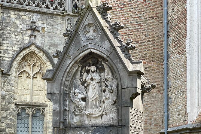 Walking Tour Bruges: Exciting Stories, Mysteries, People - Taking in Local Culture