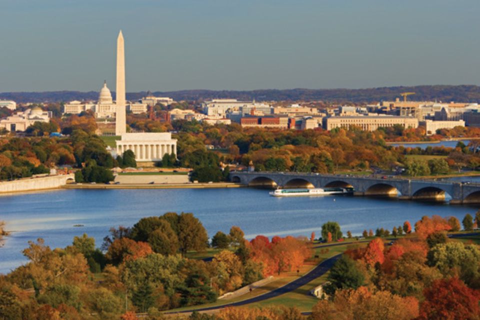 Washington DC: Thanksgiving Gourmet Dinner River Cruise - Meal and Dietary Restrictions