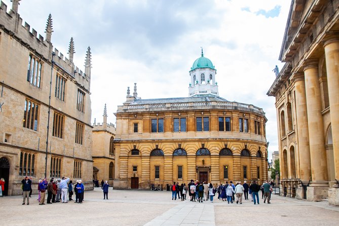 3-Hour Private Tour of Oxford With University Alumni Guide - University Student Guide