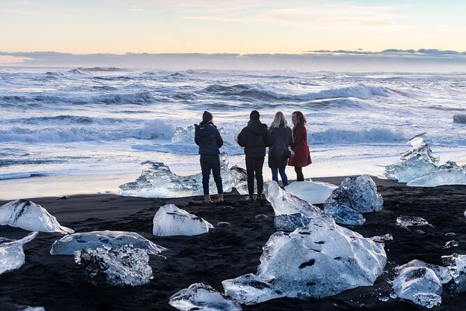 4-Day Iceland: Golden Circle, South Coast, Volcano Hike & Northern Lights - Northern Lights Viewing in Reykjavik