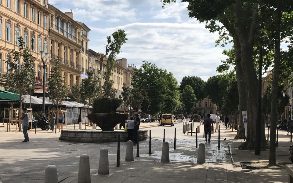 Aix-en-Provence: A Self-Guided Audio Tour - Start at the Apple Store