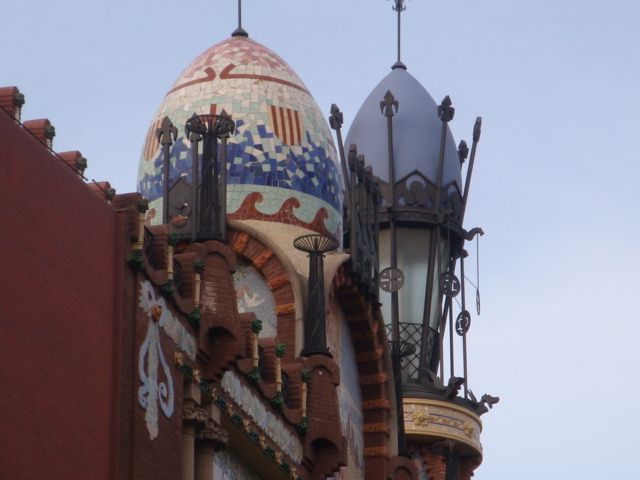 Barcelona: Art Nouveau & Gaudí Tour - Exploring Catalan Modernism