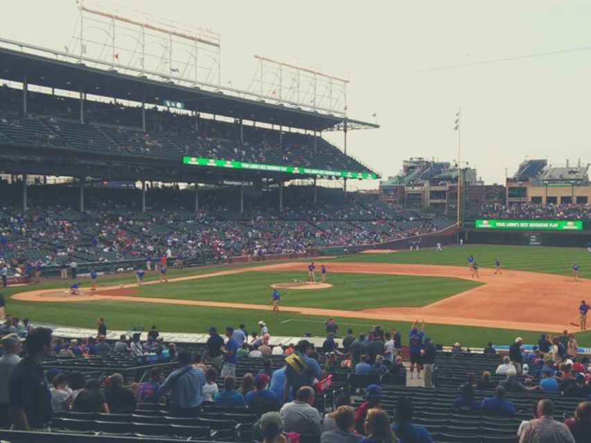 Chicago: Chicago Cubs Baseball Game Ticket at Wrigley Field - Crowd and Accessibility