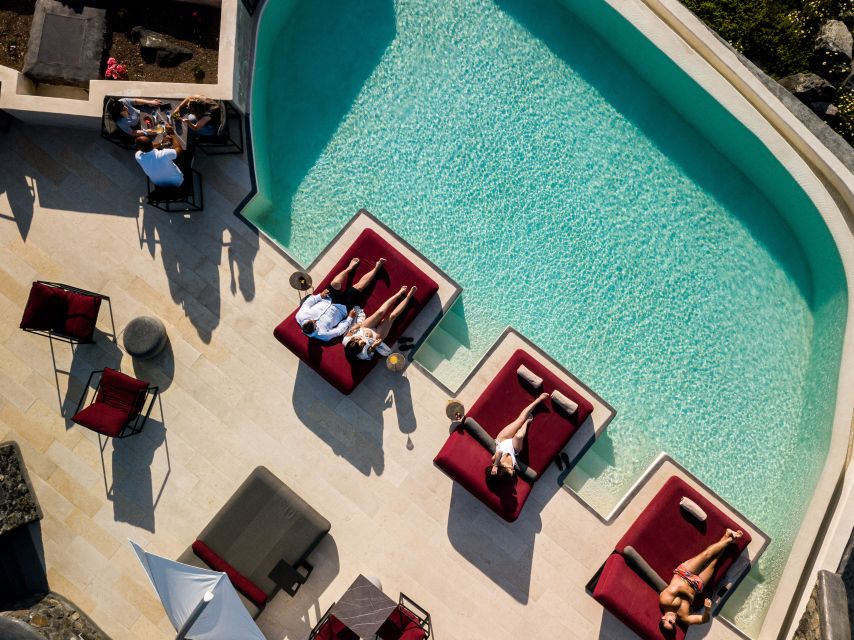 Daybed Relaxation With Infinity Pool Use With Caldera Views - Location and Access