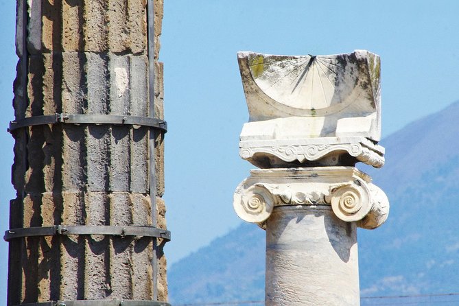 DISCOVERING POMPEII - VIP Tour/Small Group - Guided Walking Experience